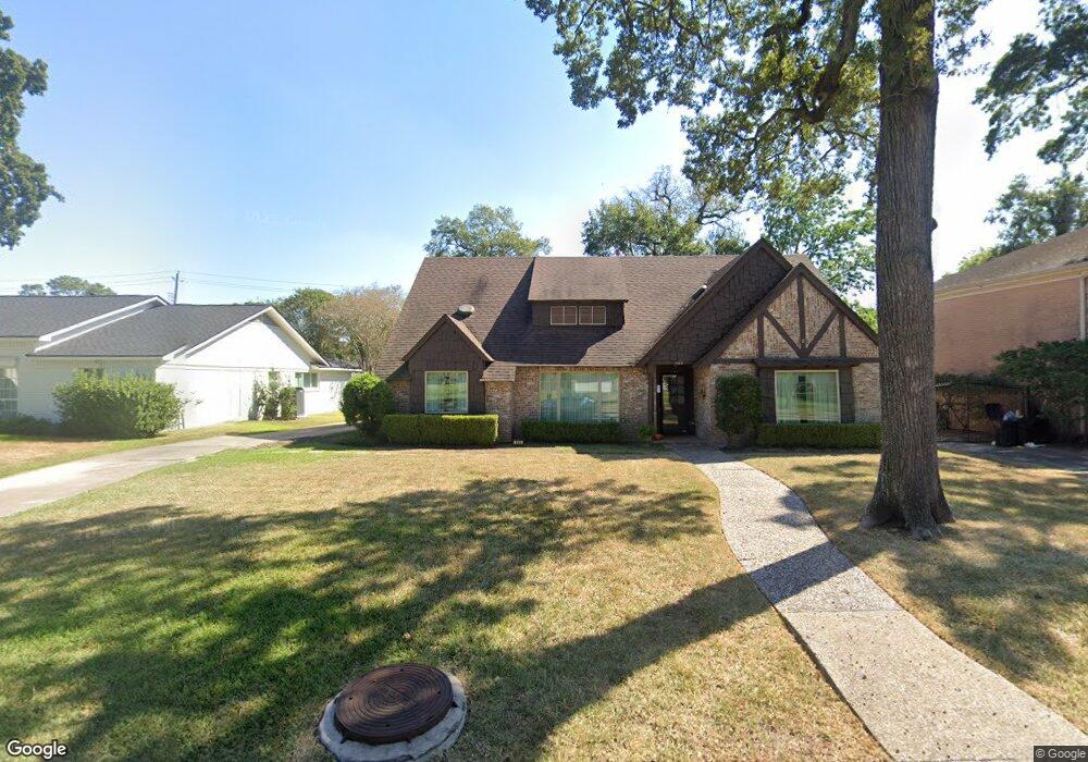 886 N Wilcrest Dr, Houston, TX 77079 - photo 1