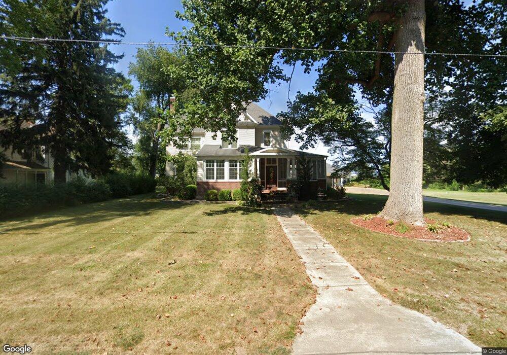 561 E Beardstown St, Virginia, IL 62691 - photo 1