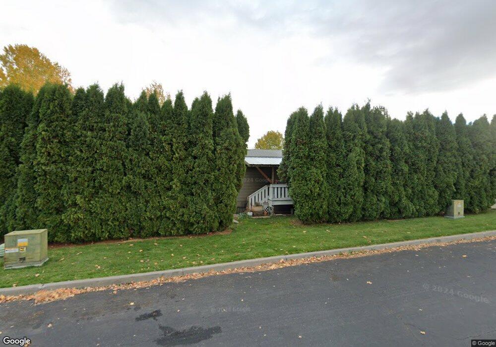 526 NW 17th St, Redmond, OR 97756 - photo 1