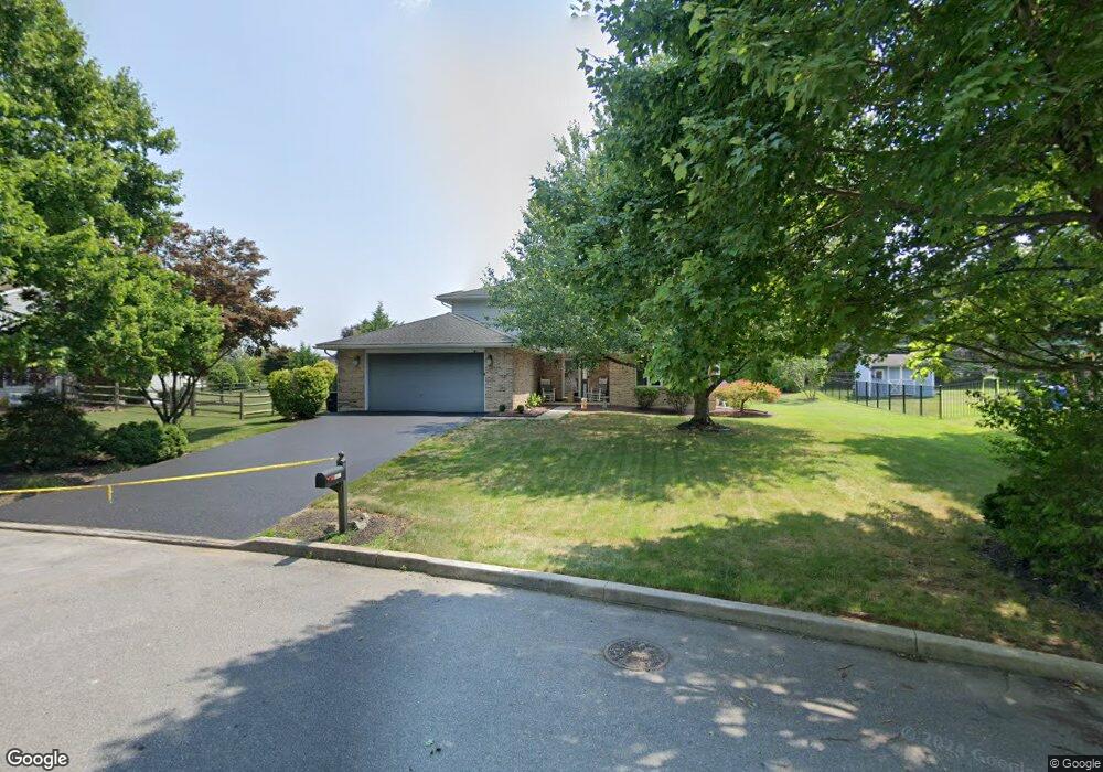 4657 Hampshire Dr, Bethlehem, PA 18017 - photo 1