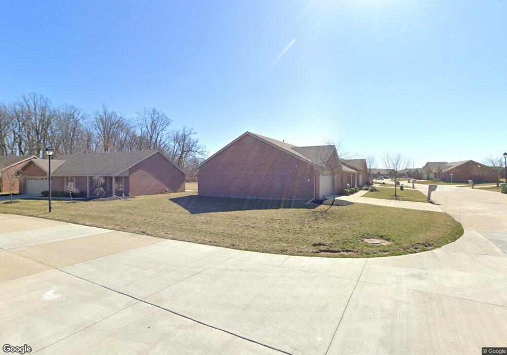 825 Hickory Dr, Marysville, OH 43040 - photo 1