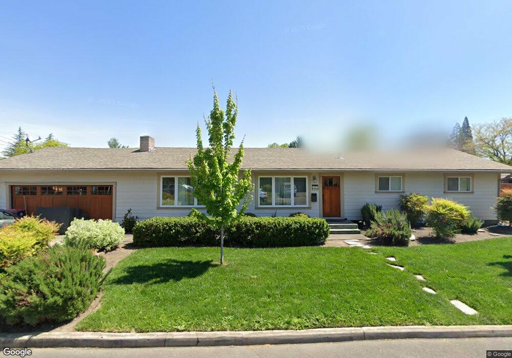 920 Comet Ave, Central Point, OR 97502 - photo 1