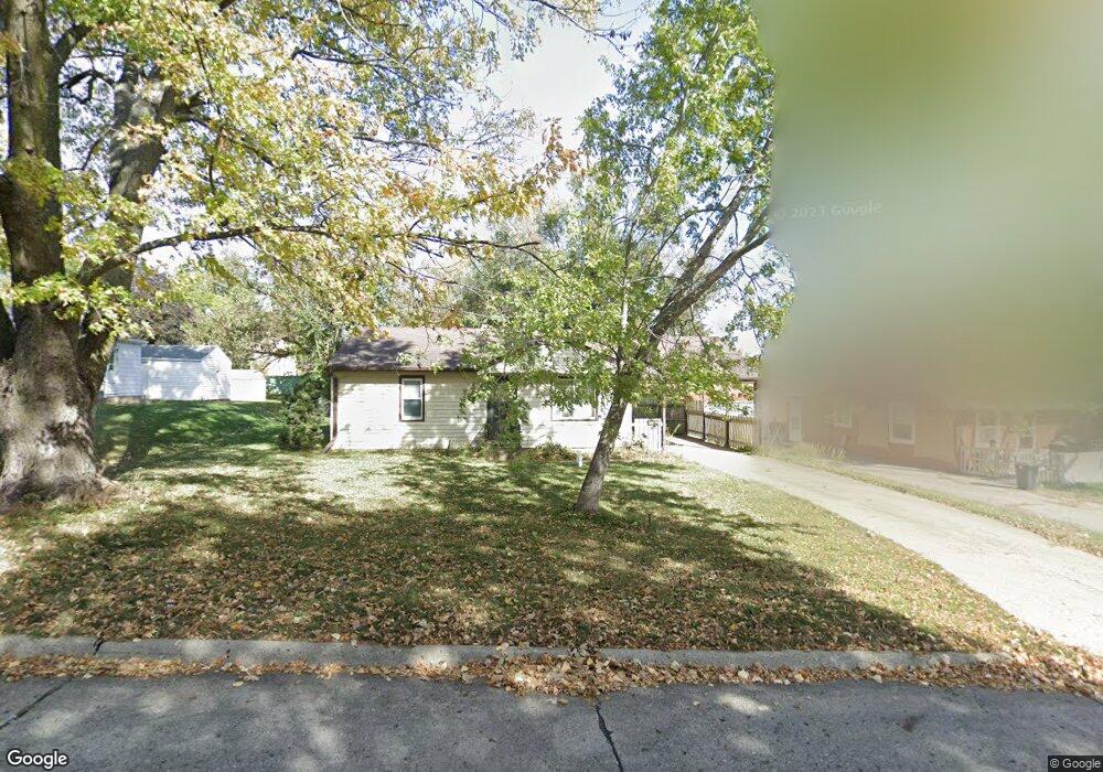 2504 S 8th Ave E, Newton, IA 50208 - photo 1