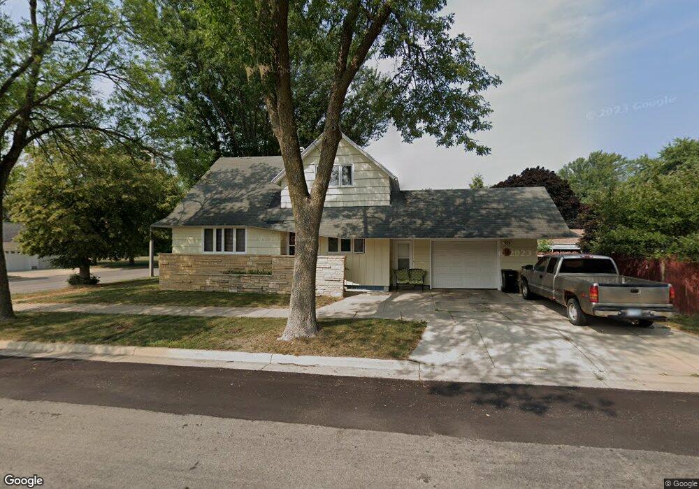 1110 10th St SW, Austin, MN 55912 - photo 1
