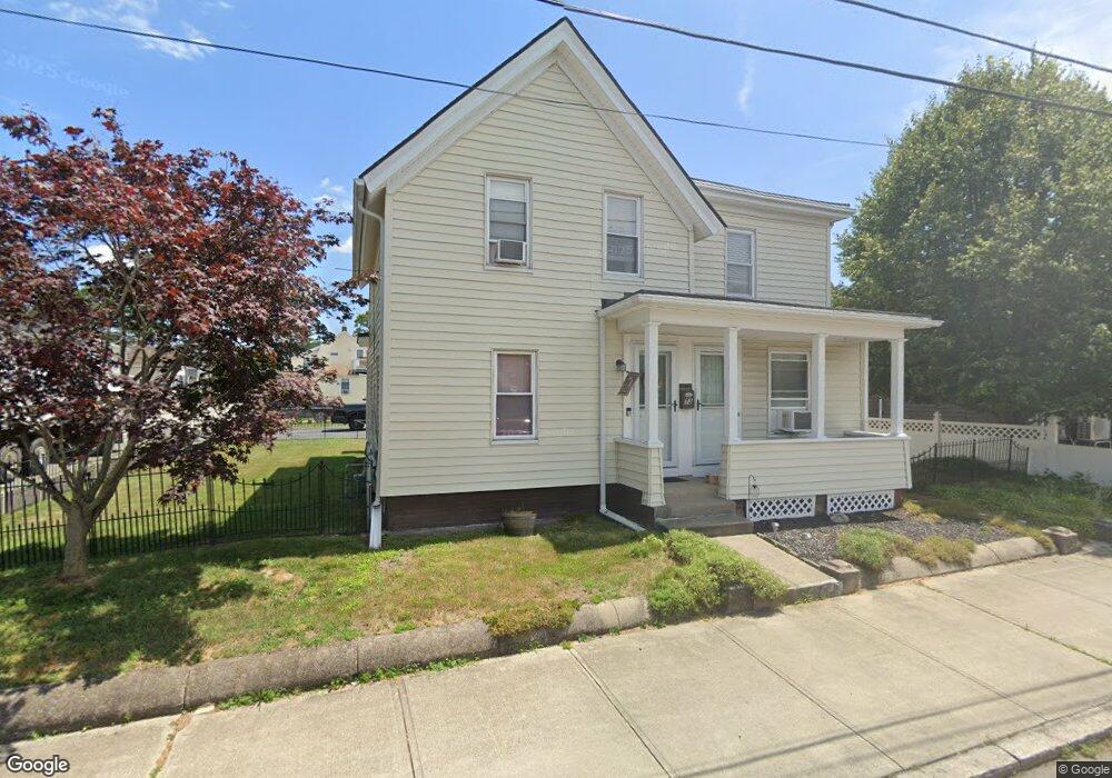 73 Linden St, Pawtucket, RI 02861 - photo 1