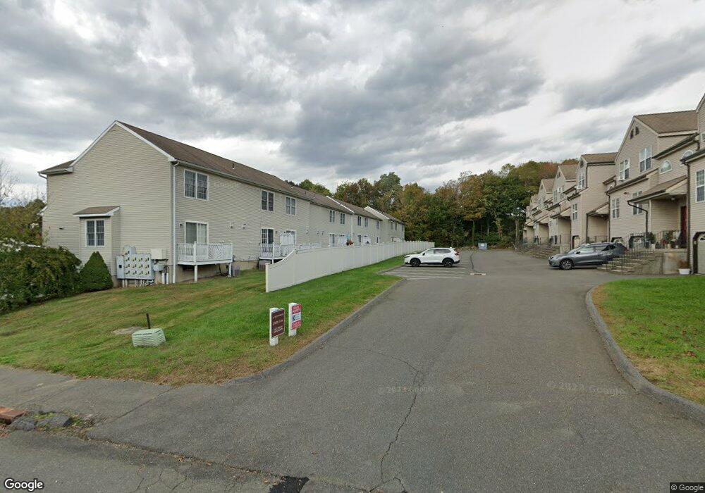 32 Taft Pointe unit 32, Waterbury, CT 06708 - photo 1