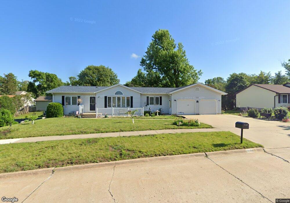 2924 Iris Ave NW, Cedar Rapids, IA 52405 - photo 1