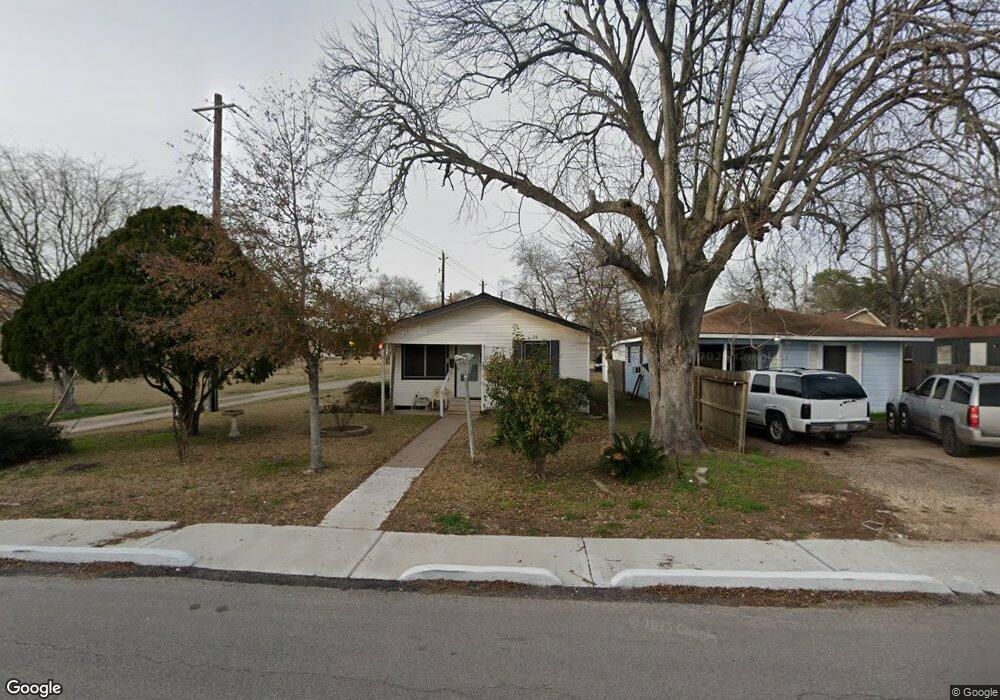 1711 Walnut Ave, Rosenberg, TX 77471 - photo 1