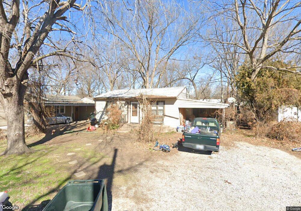 418 E Claremore St, Claremore, OK 74017 - photo 1