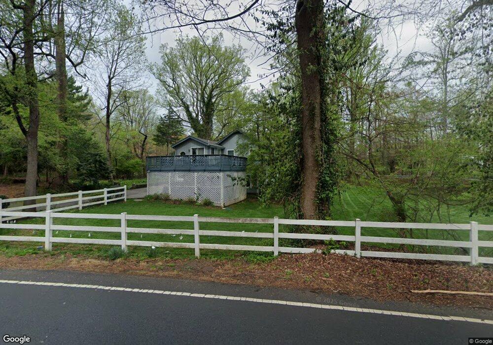 1138 Swinks Mill Rd unit 1sr Floor, McLean, VA 22102 - photo 1