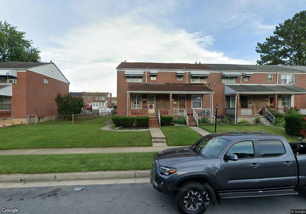 1031 Foxcroft Ln, Essex, MD 21221 - photo 1