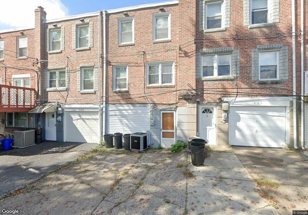 725 Surrey Ln, Glenolden, PA 19036 - photo 1