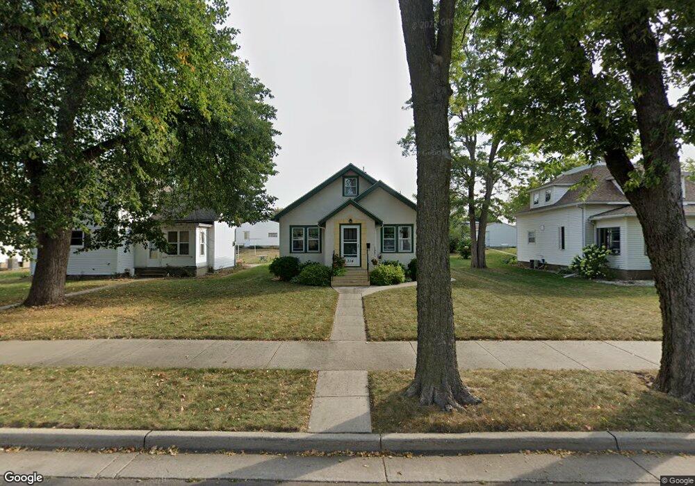 318 N Franklin St, New Ulm, MN 56073 - photo 1