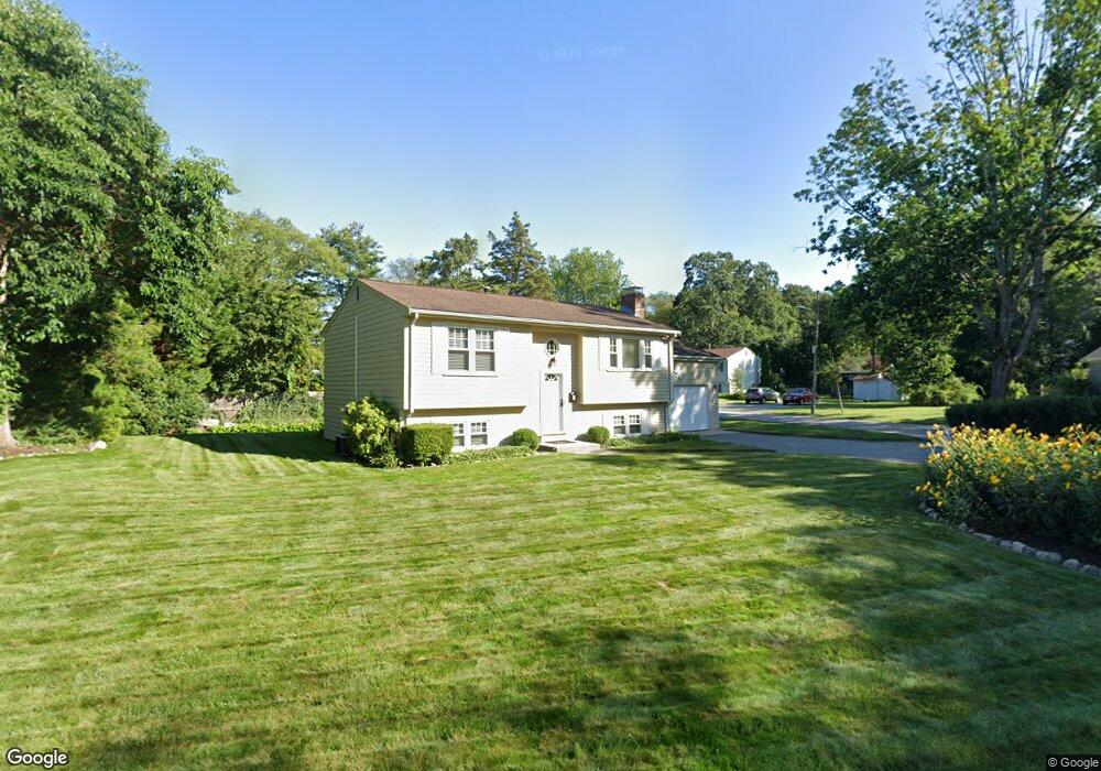 8 Hazelton Rd, Barrington, RI 02806 - photo 1