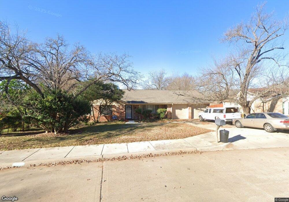 517 Oak Park Dr, Hurst, TX 76053 - photo 1