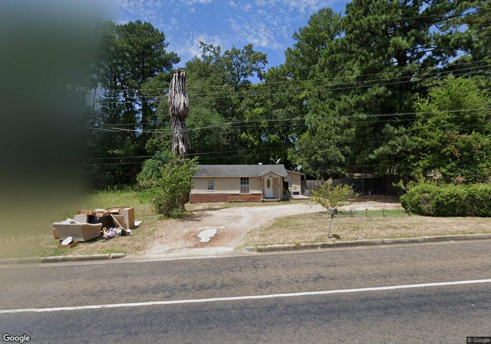 613 N Eastman Rd, Longview, TX 75601 - photo 1