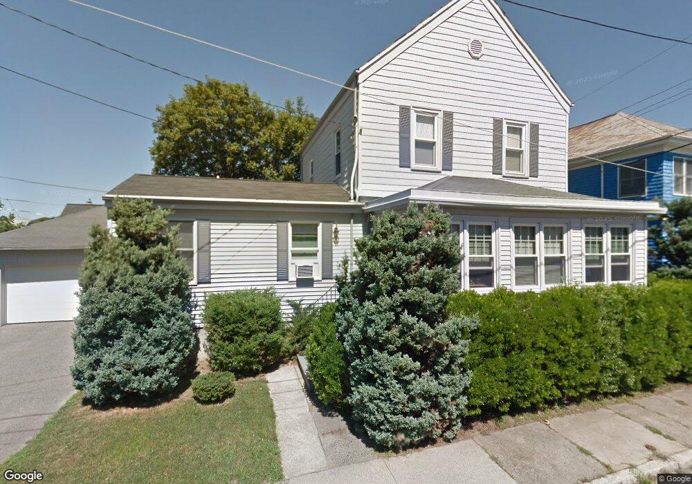 14 Apthorp Ave, Newport, RI 02840 - photo 1