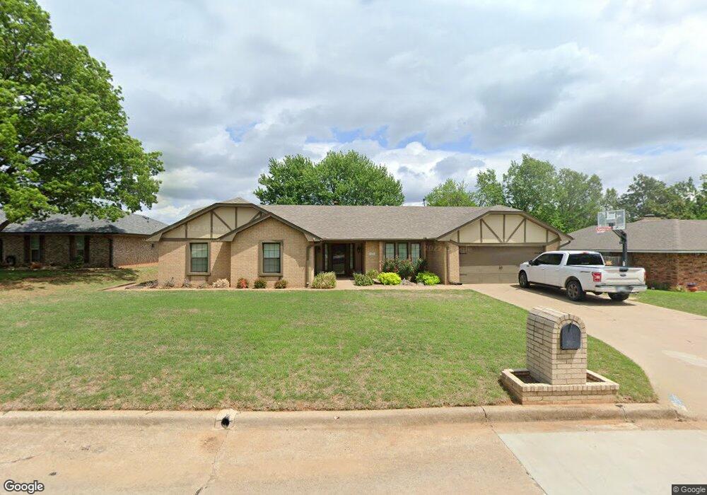 2206 Twin Dr, Duncan, OK 73533 - photo 1