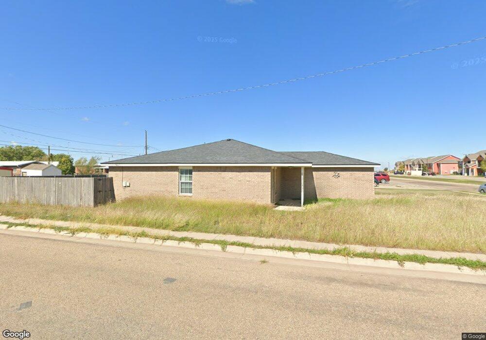 701 Oak Ave, Dumas, TX 79029 - photo 1