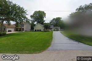 3509 W Beach Dr, McHenry, IL 60050