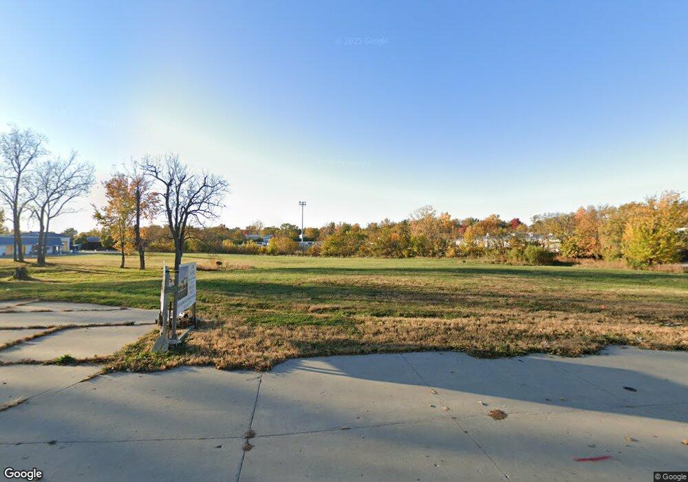 1301 1st Ave E, Newton, IA 50208 - photo 1