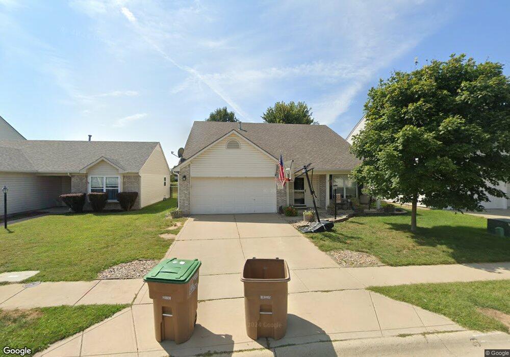 3240 Lakestream Dr, Columbus, IN 47201 - photo 1