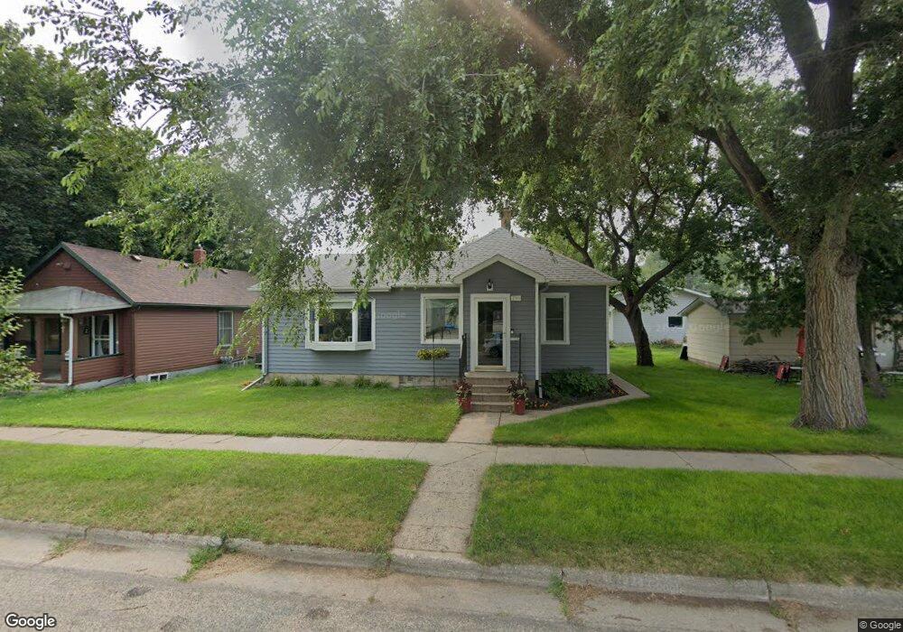 710 4th Ave SW, Jamestown, ND 58401 - photo 1