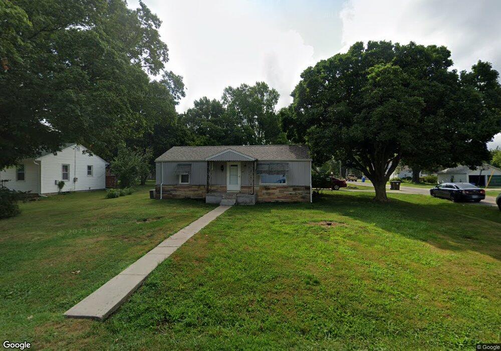 242 S Division St, Virginia, IL 62691 - photo 1