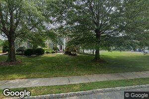 9 Willow Ct, Cranbury, NJ 08512