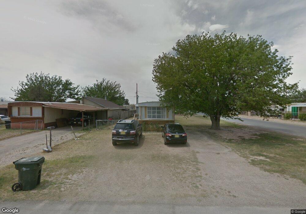 4501 Willow St, Carlsbad, NM 88220 - photo 1