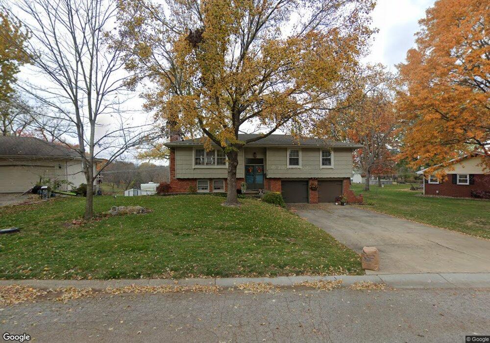 4718 Lucille Ln, Shawnee, KS 66203 - photo 1