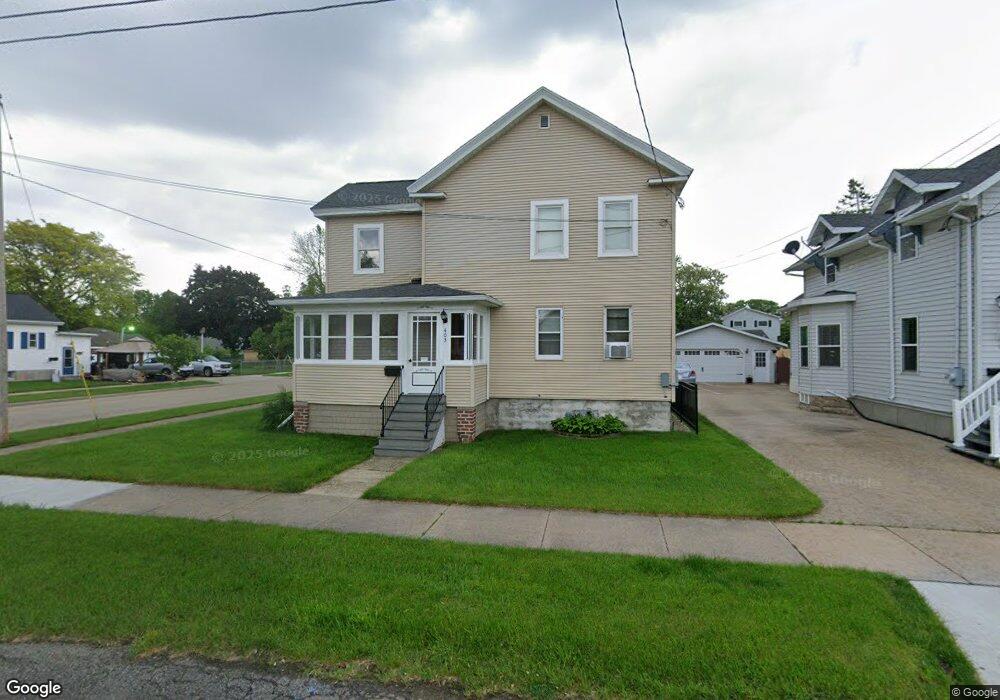 403 W 10th Ave, Oshkosh, WI 54902 - photo 1