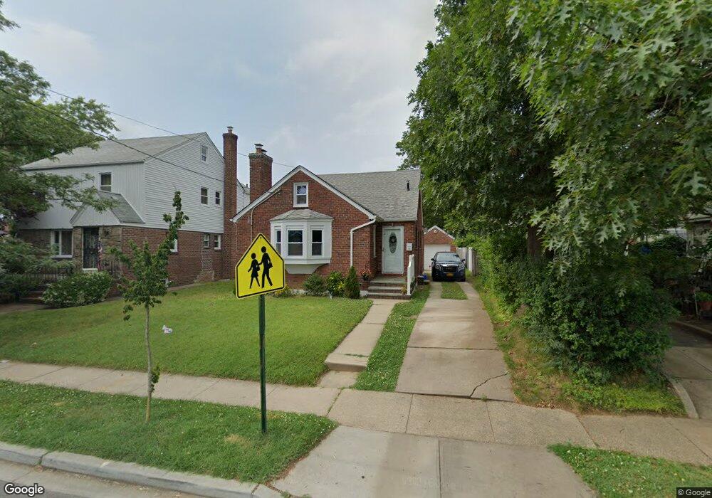 165 Sherman St, Lynbrook, NY 11563 - photo 1