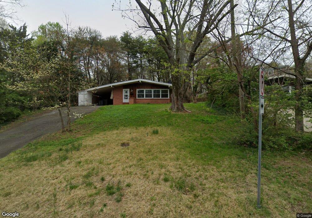 2912 Farmington Dr, Alexandria, VA 22303 - photo 1