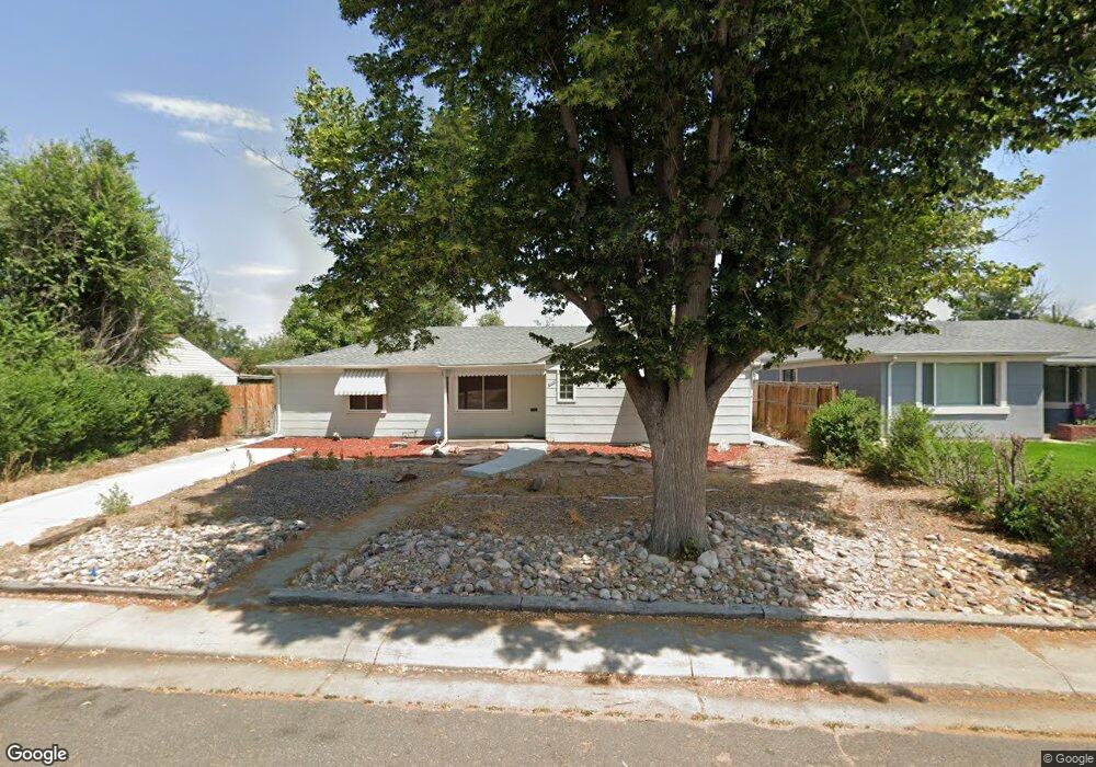 902 Geneva St, Aurora, CO 80010 - photo 1