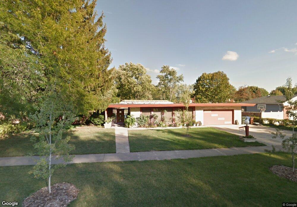 18433 Argyle Ave, Homewood, IL 60430 - photo 1