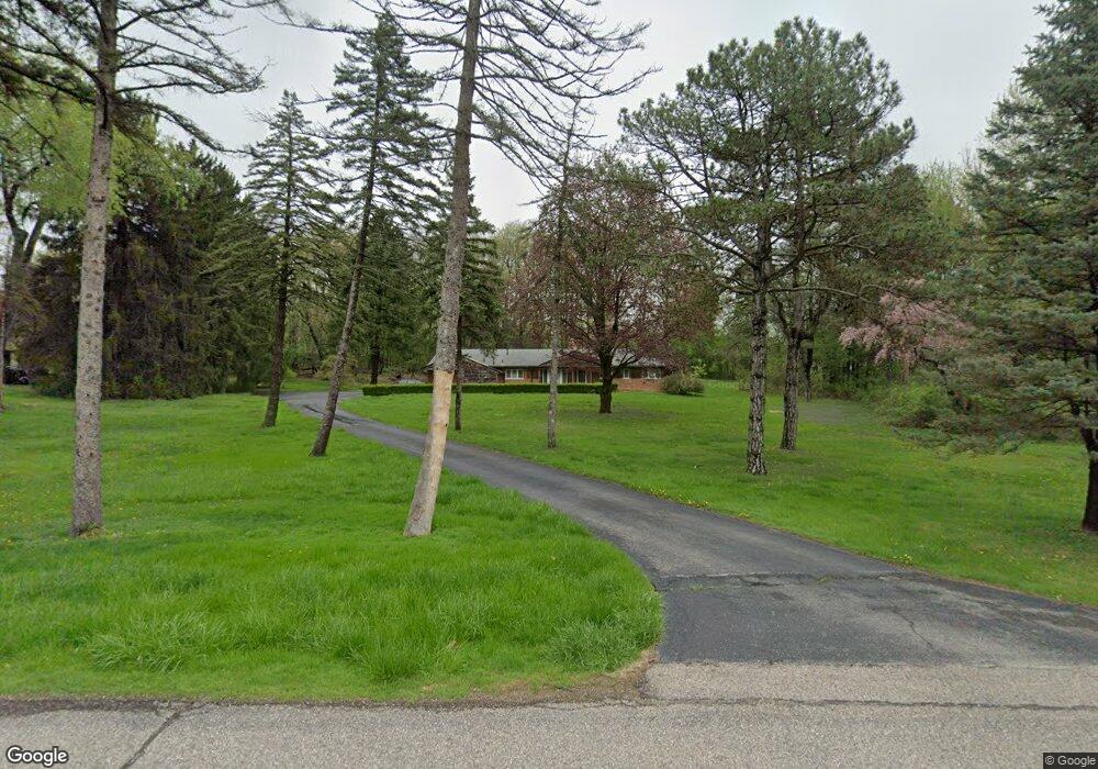 3427 Greentree Rd, Bloomfield Hills, MI 48304 - photo 1