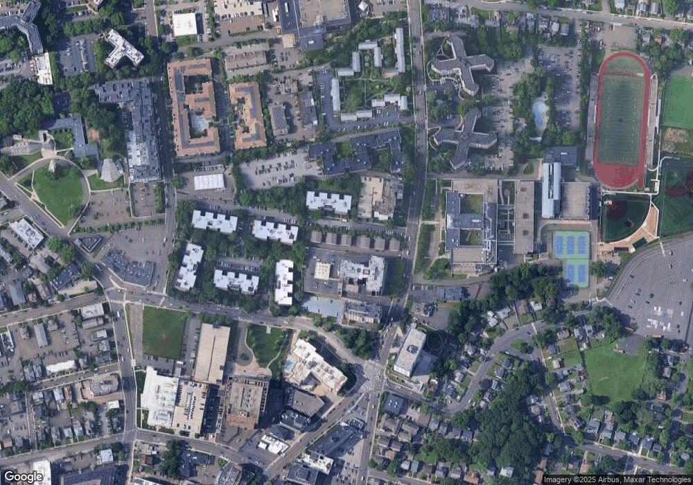 48 Strawberry Hill Ave unit 4, Stamford, CT 06902 - photo 1