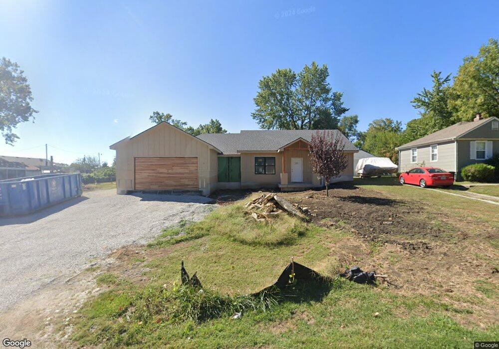 1106 NW B St, Blue Springs, MO 64015 - photo 1