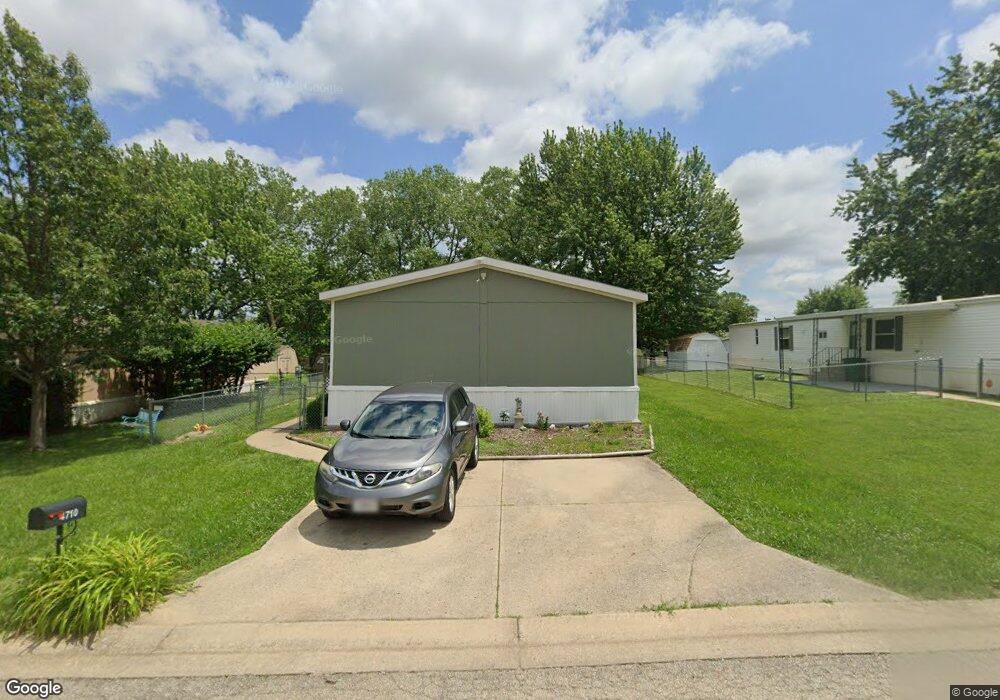 4710 SE Fremont St, Topeka, KS 66609 - photo 1