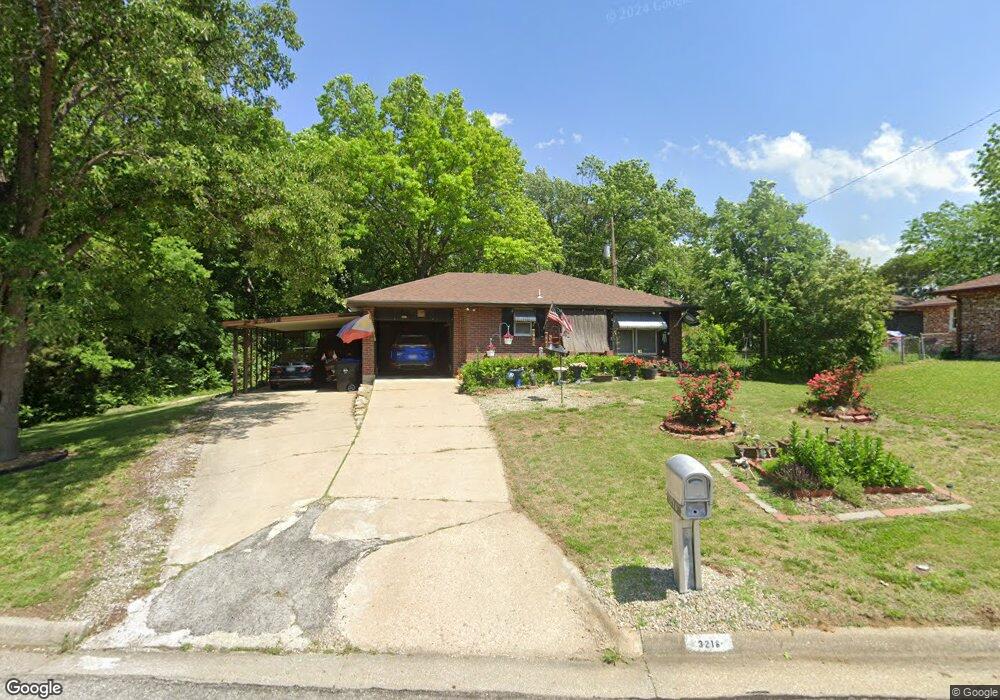 3216 SW Mcclure Rd, Topeka, KS 66614 - photo 1