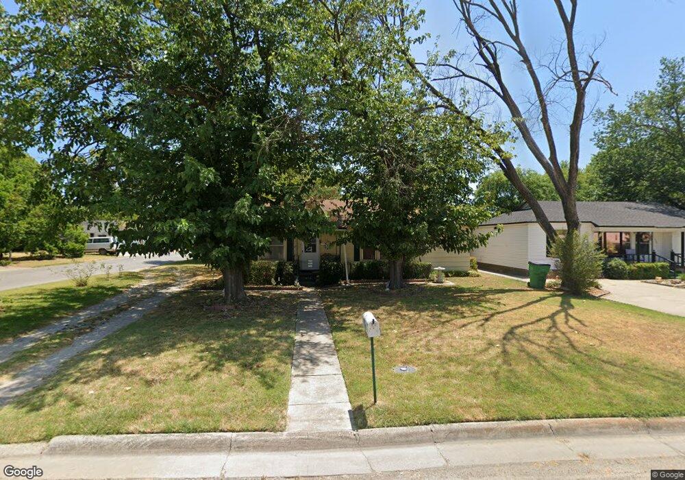 1208 N Morris St, Gainesville, TX 76240 - photo 1
