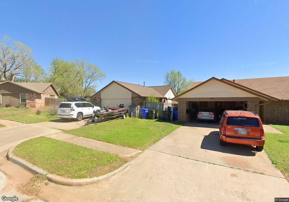 704 Black Hawk Dr, Norman, OK 73072 - photo 1