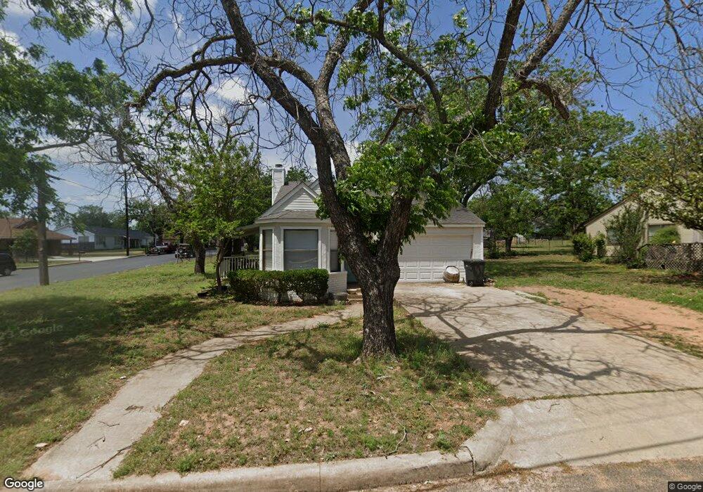 1014 Henrietta St, Fredericksburg, TX 78624 - photo 1