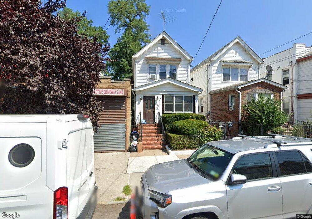 8709 108th St, Richmond Hill, NY 11418 - photo 1
