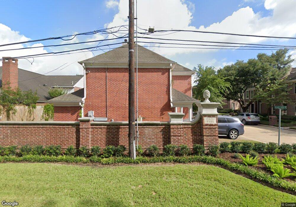 11818 Village Park Cir, Houston, TX 77024 - photo 1