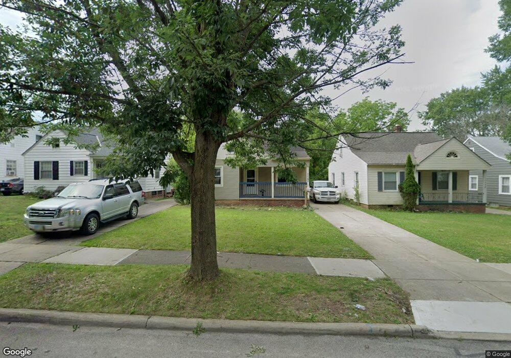 17704 Mapleboro Rd, Maple Heights, OH 44137 - photo 1