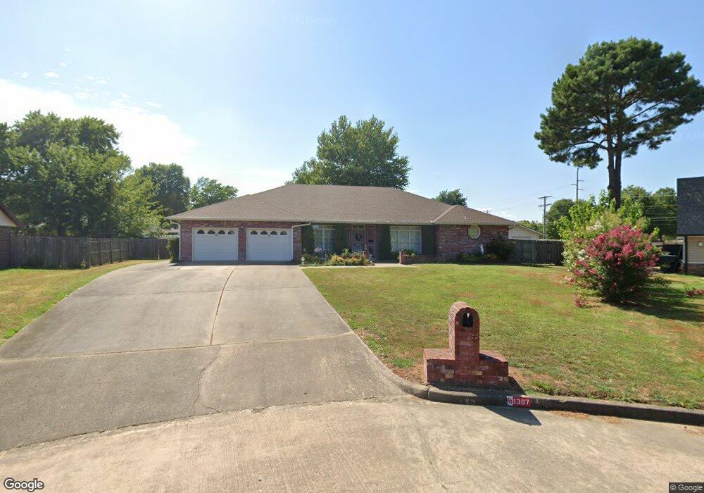 1307 N Douglas Dr, Claremore, OK 74017 - photo 1