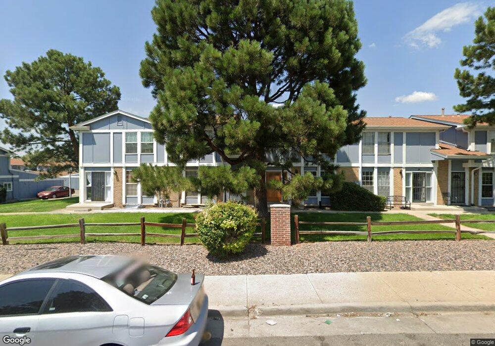 136 Paris Cir, Aurora, CO 80011 - photo 1