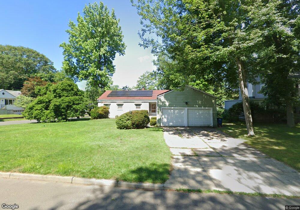 35 Curtis Dr, New Haven, CT 06515 - photo 1